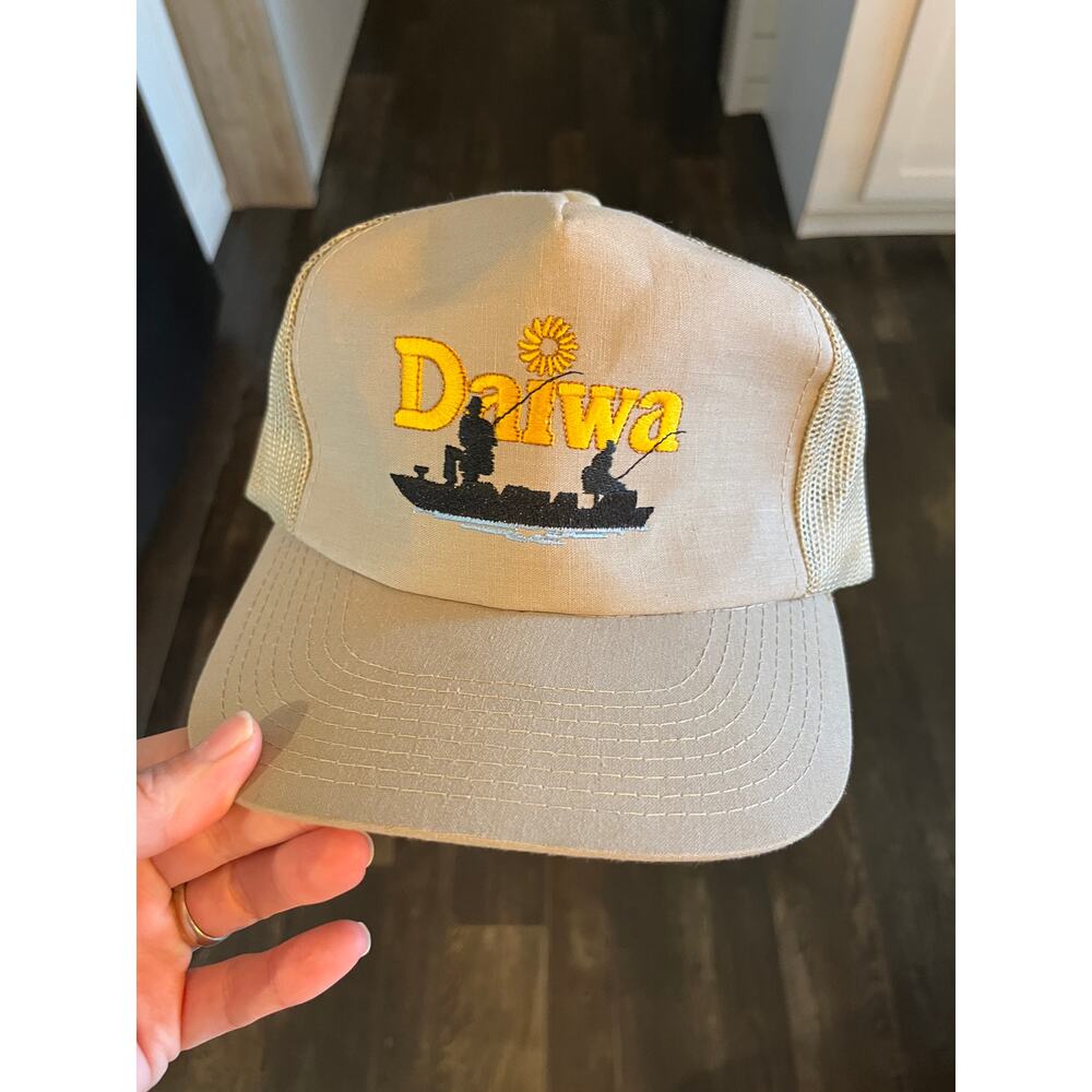 Vintage Trucker Hat Daiwa Beige USA Fishing